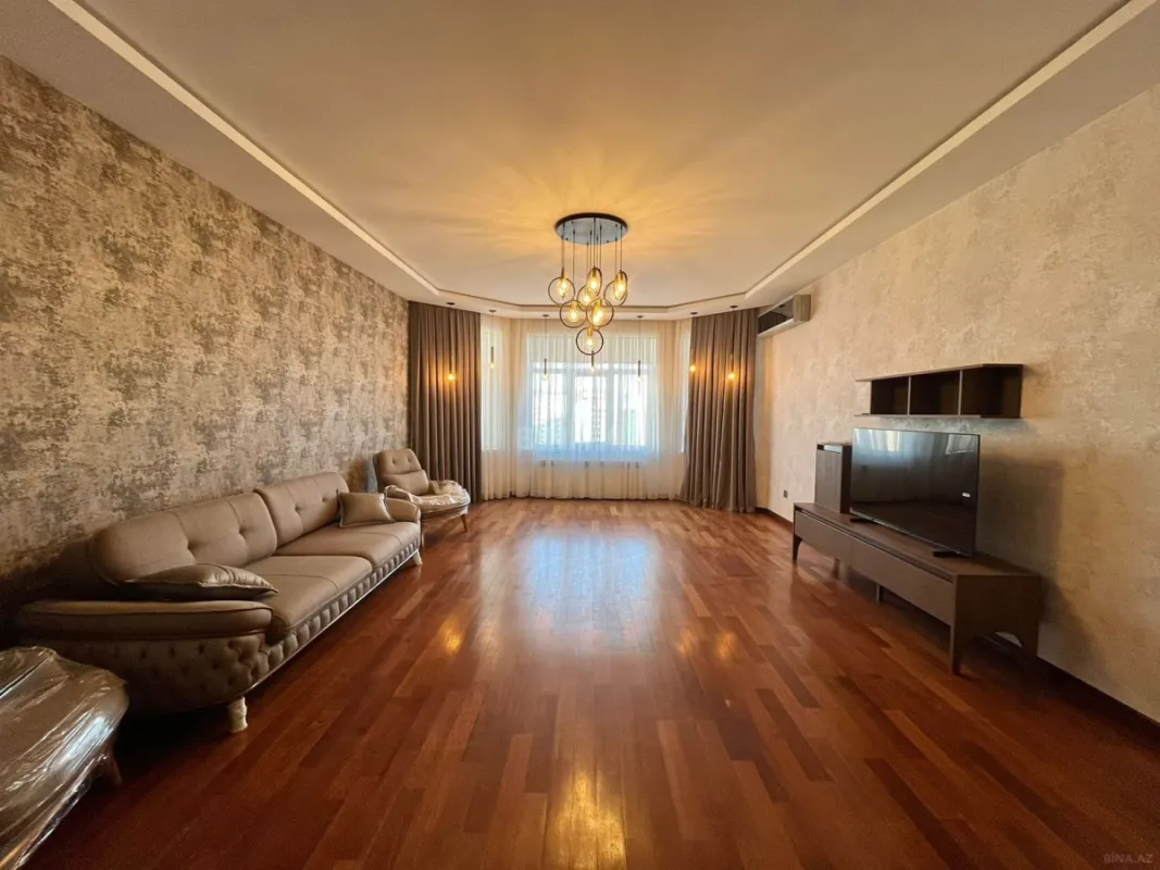Kirayə verilir 3 otaqlı mənzil 135 m²