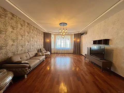 Kirayə verilir 3 otaqlı mənzil 135 m²