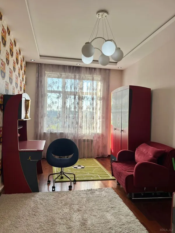 Kirayə verilir 3 otaqlı mənzil 135 m²