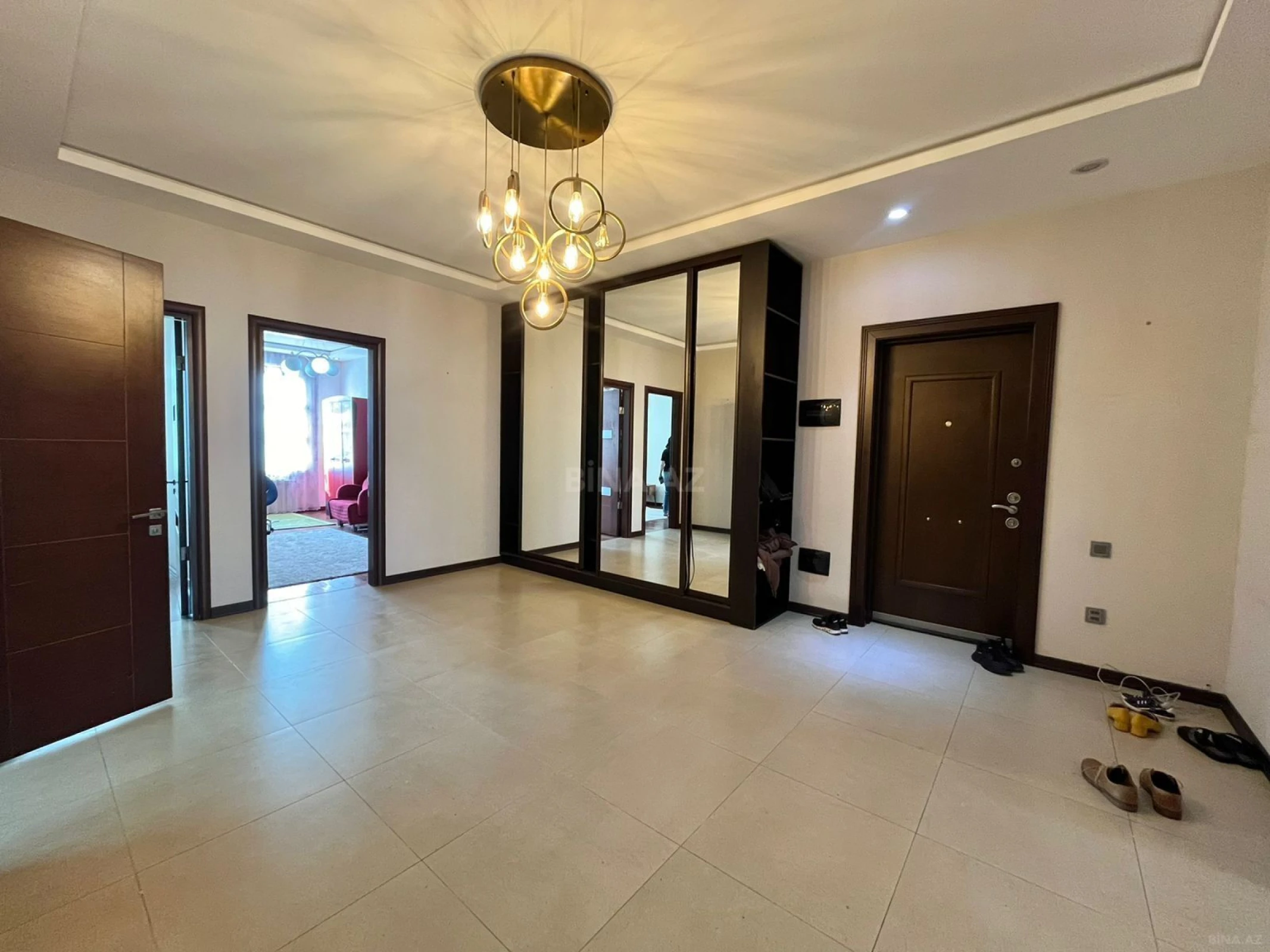 Kirayə verilir 3 otaqlı mənzil 135 m²