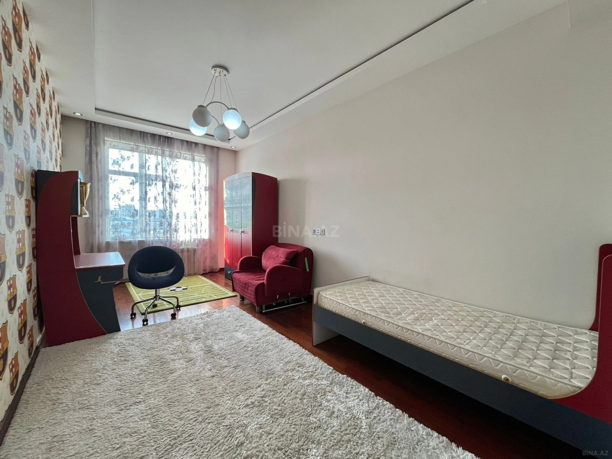Kirayə verilir 3 otaqlı mənzil 135 m²