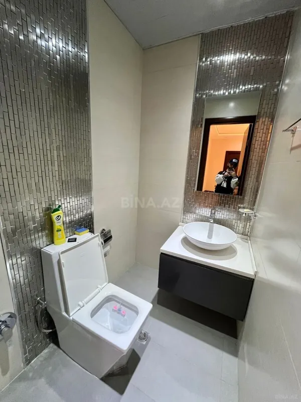 Kirayə verilir 3 otaqlı mənzil 135 m²