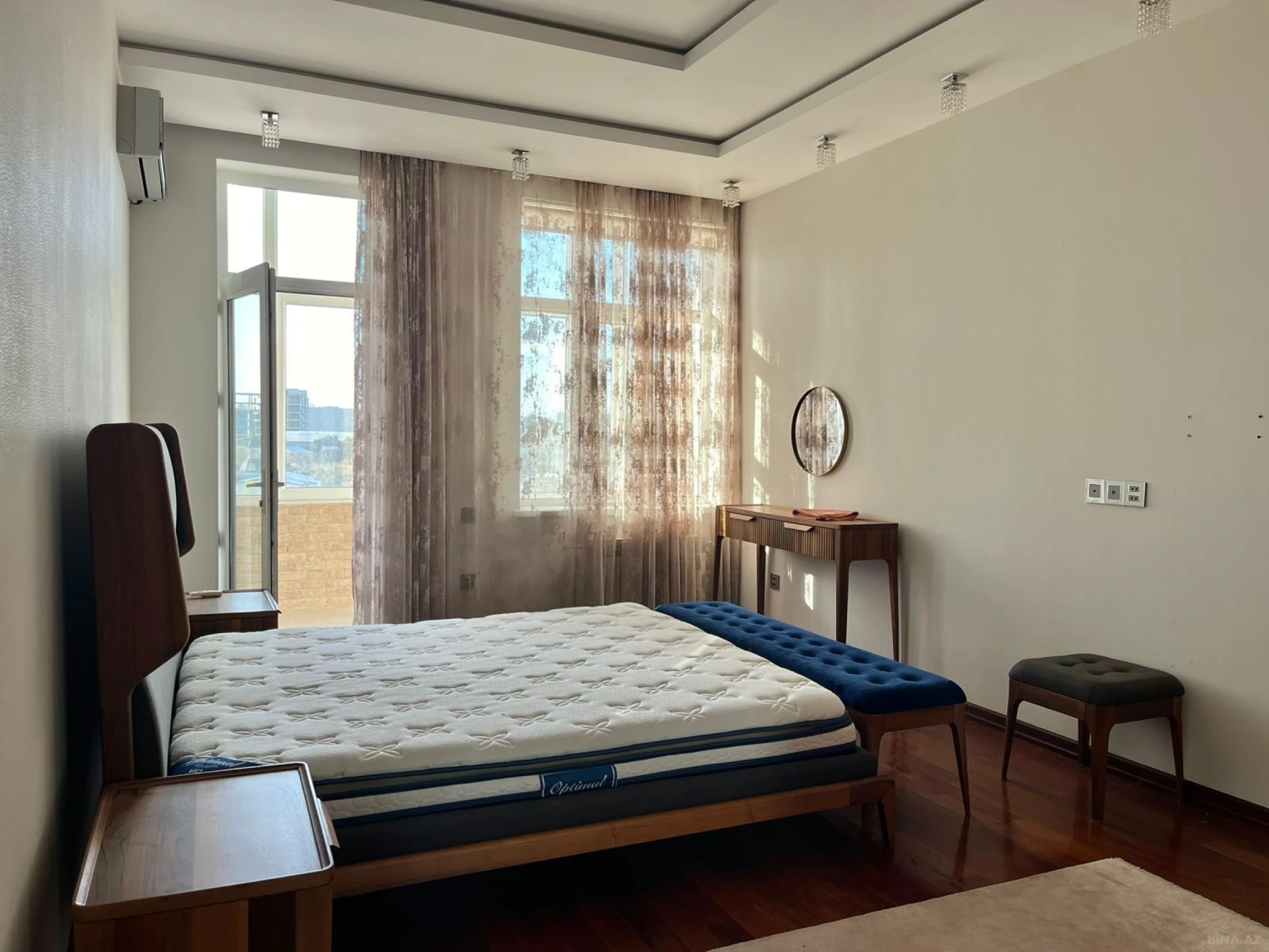 Kirayə verilir 3 otaqlı mənzil 135 m²