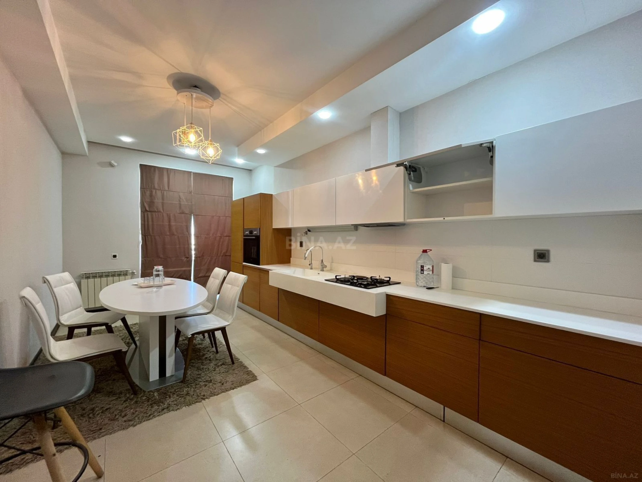 Kirayə verilir 3 otaqlı mənzil 135 m²