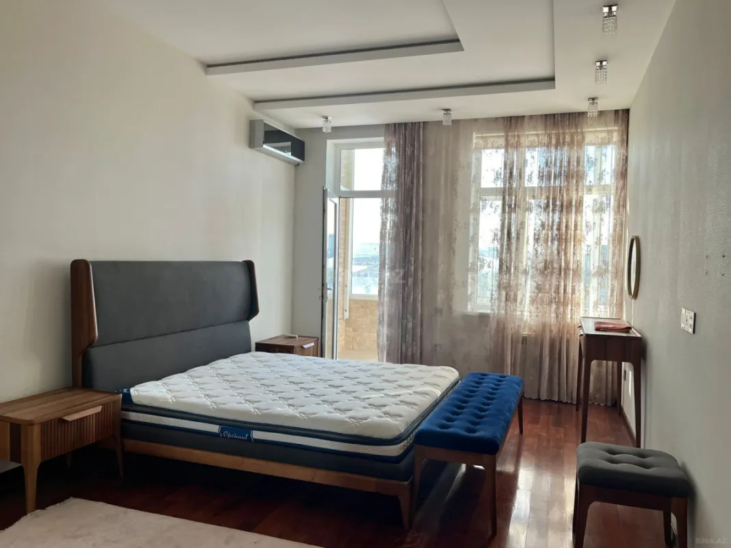 Kirayə verilir 3 otaqlı mənzil 135 m²