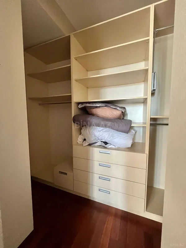 Kirayə verilir 3 otaqlı mənzil 135 m²