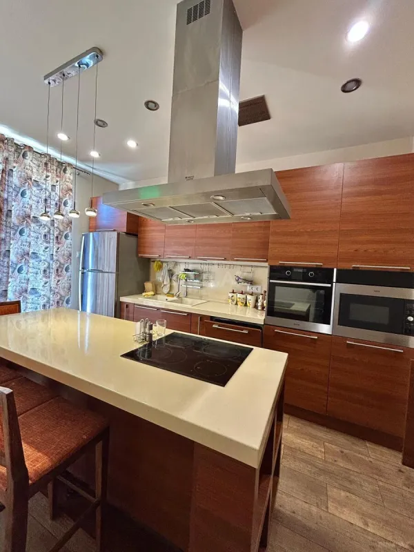 Kirayə verilir 3 otaqlı mənzil 132 m²