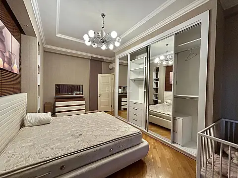 Kirayə verilir 3 otaqlı mənzil 132 m²