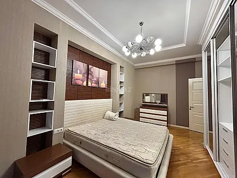 Kirayə verilir 3 otaqlı mənzil 132 m²