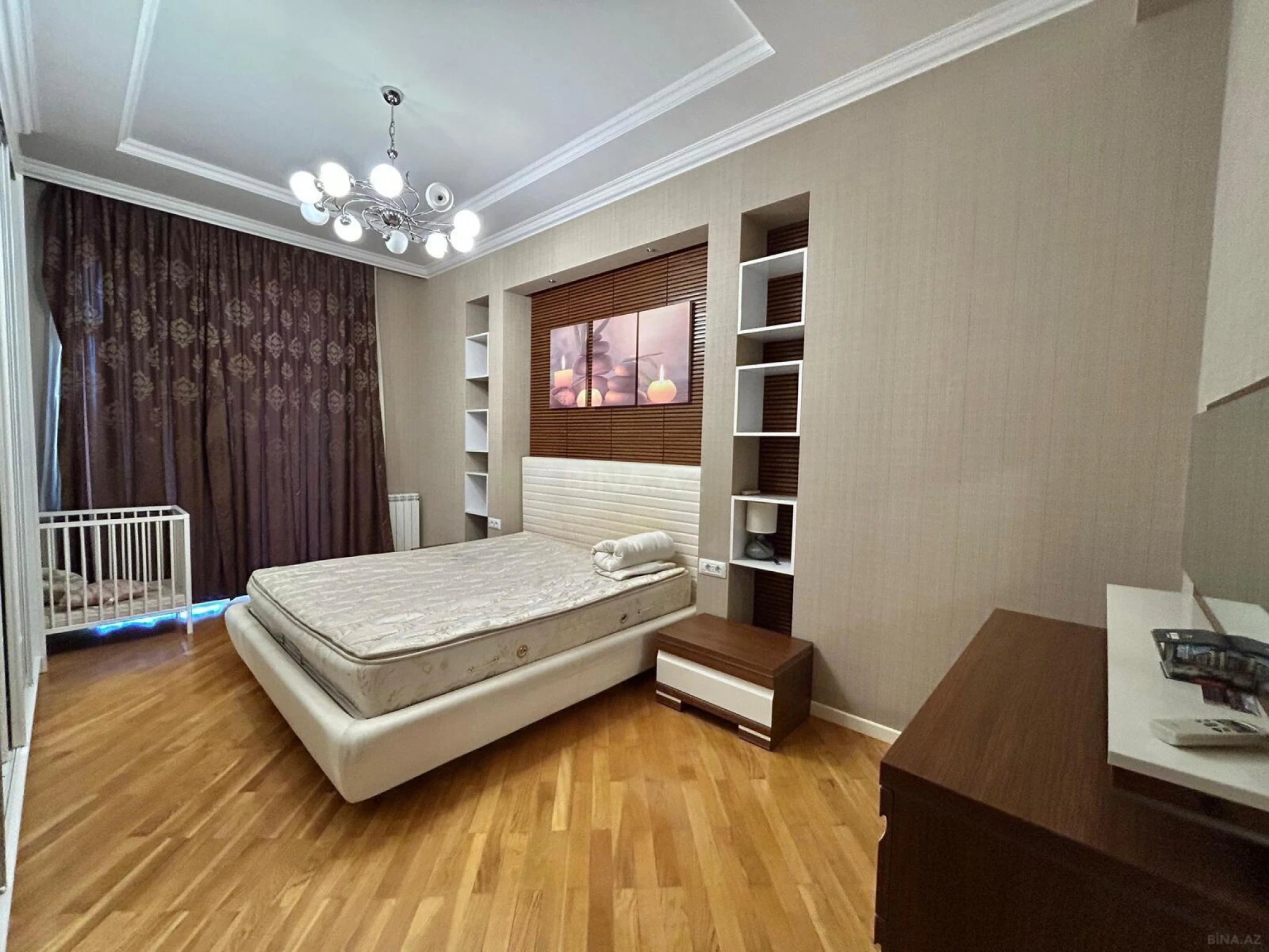 Kirayə verilir 3 otaqlı mənzil 132 m²