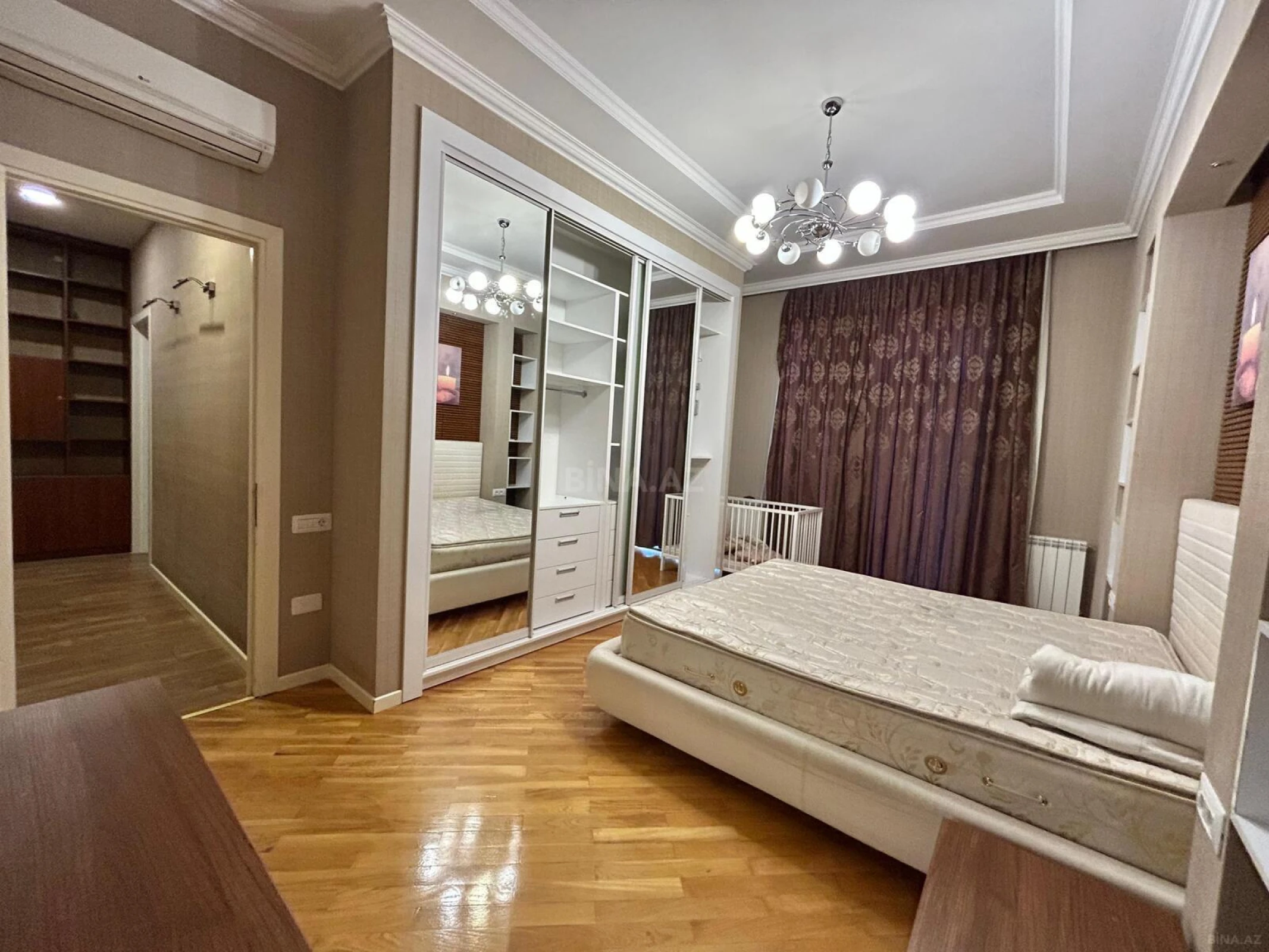 Kirayə verilir 3 otaqlı mənzil 132 m²