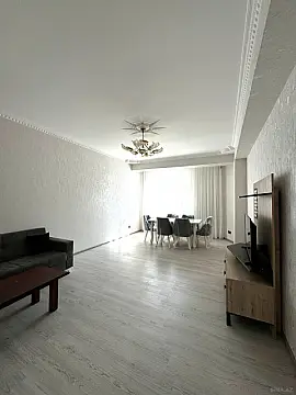 Kirayə verilir 3 otaqlı mənzil 105 m²