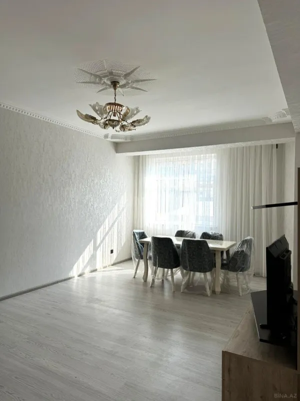 Kirayə verilir 3 otaqlı mənzil 105 m²