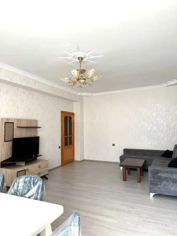 Kirayə verilir 3 otaqlı mənzil 105 m²