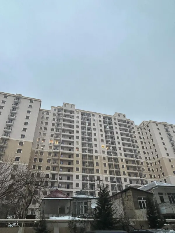 Satılır 2 otaqlı mənzil 82 m²