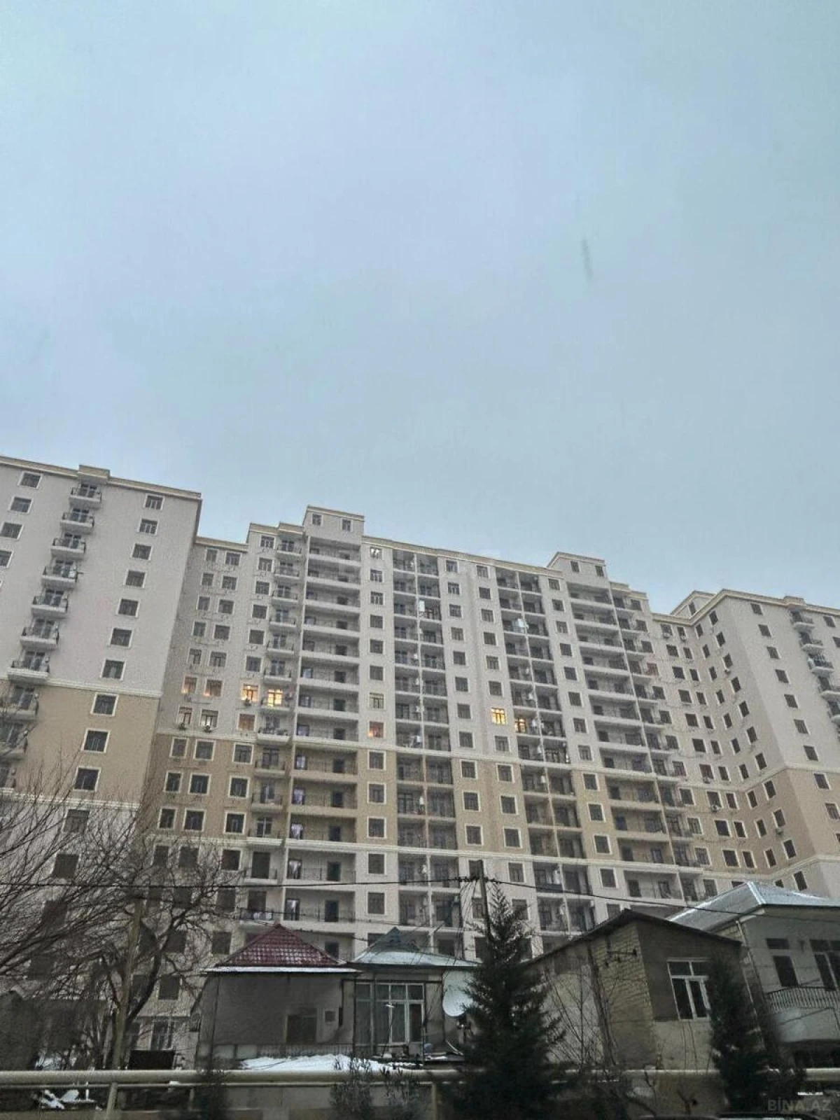 Satılır 2 otaqlı mənzil 82 m²