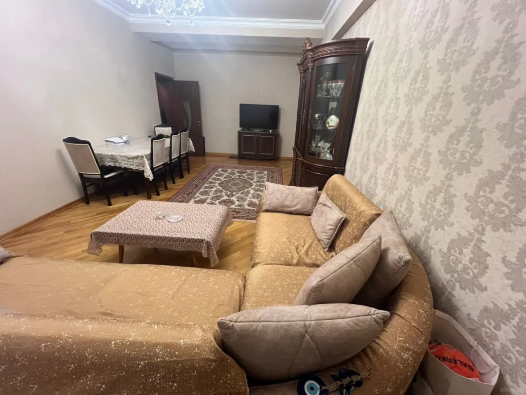 Satılır 2 otaqlı mənzil 69 m²