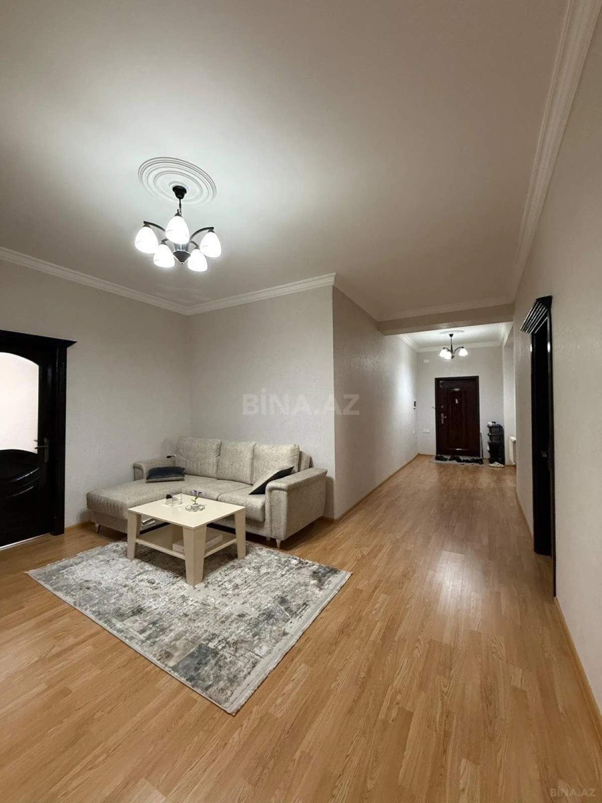 Satılır 3 otaqlı mənzil 133 m²