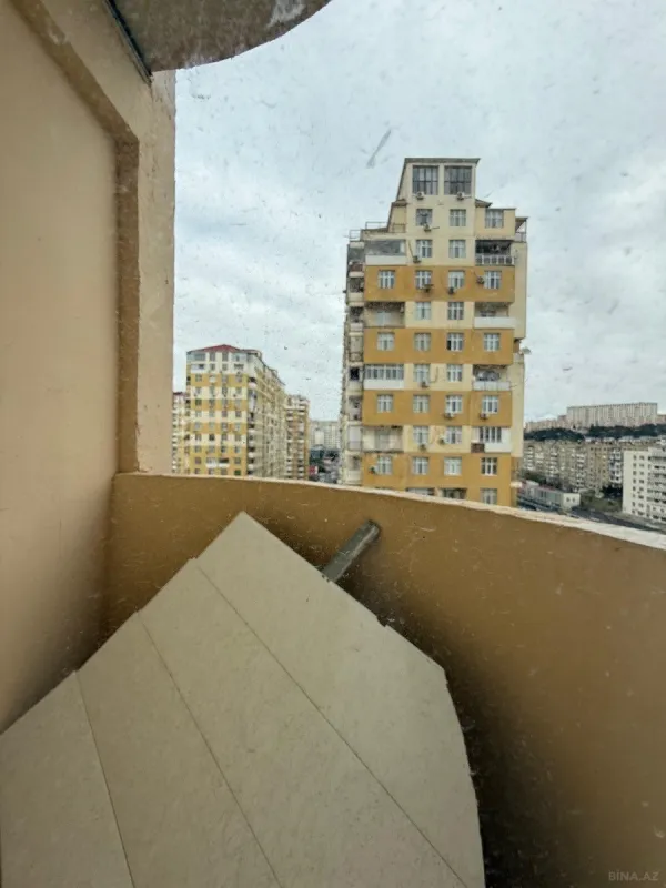 Satılır 3 otaqlı mənzil 133 m²