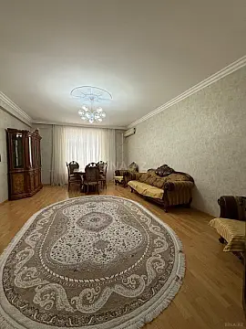 Satılır 3 otaqlı mənzil 133 m²