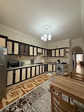 Satılır 3 otaqlı mənzil 133 m²