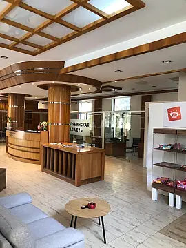 Kirayə verilir obyekt 220 m²