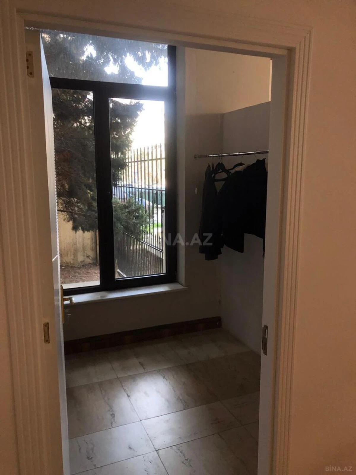 Kirayə verilir obyekt 220 m²