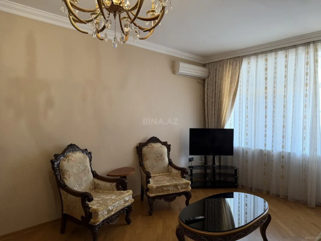 Satılır 2 otaqlı mənzil 106 m²