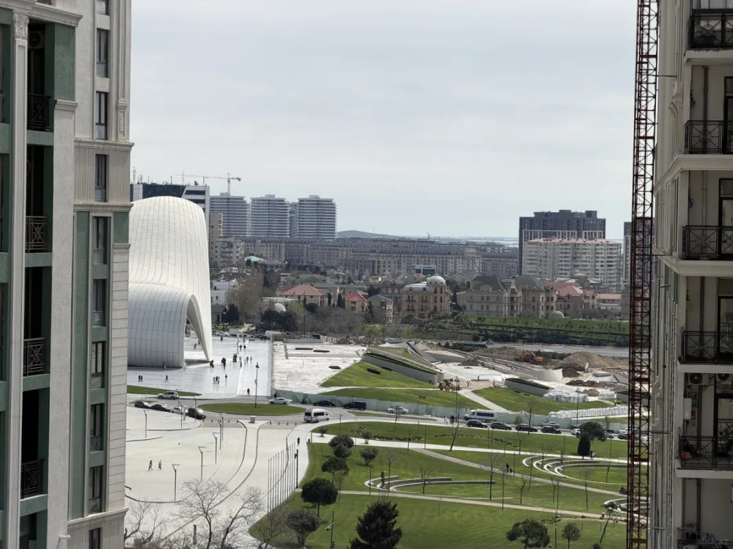 Satılır 2 otaqlı mənzil 106 m²