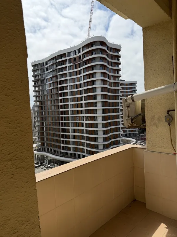 Satılır 2 otaqlı mənzil 106 m²