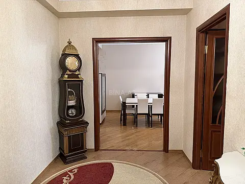 Satılır 2 otaqlı mənzil 106 m²