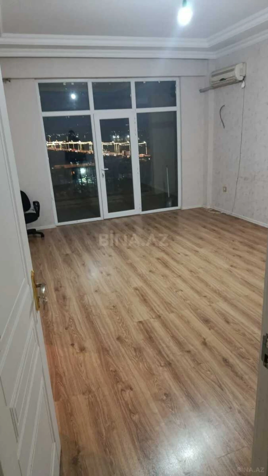 Kirayə verilir 2 otaqlı mənzil 78 m²