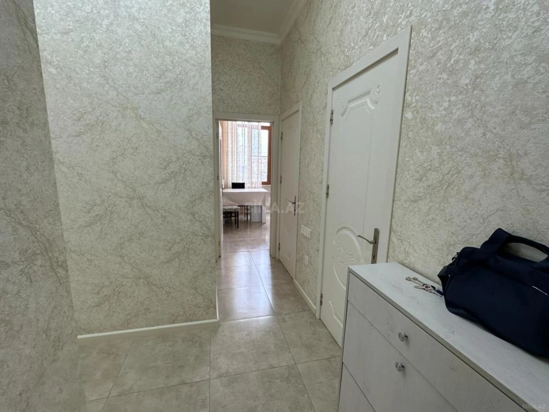 Satılır 2 otaqlı mənzil 82 m²