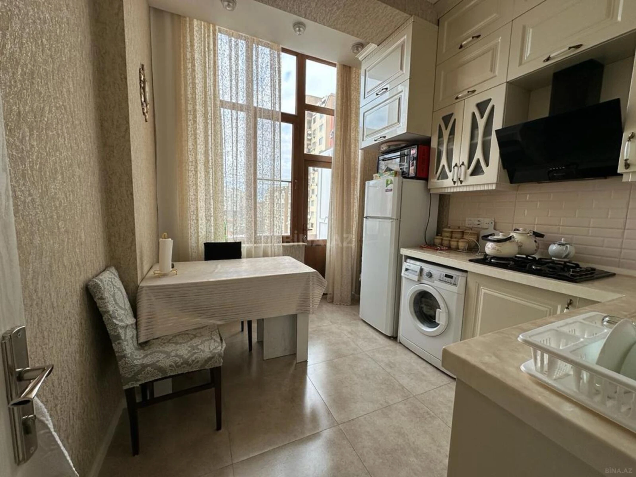 Satılır 2 otaqlı mənzil 82 m²