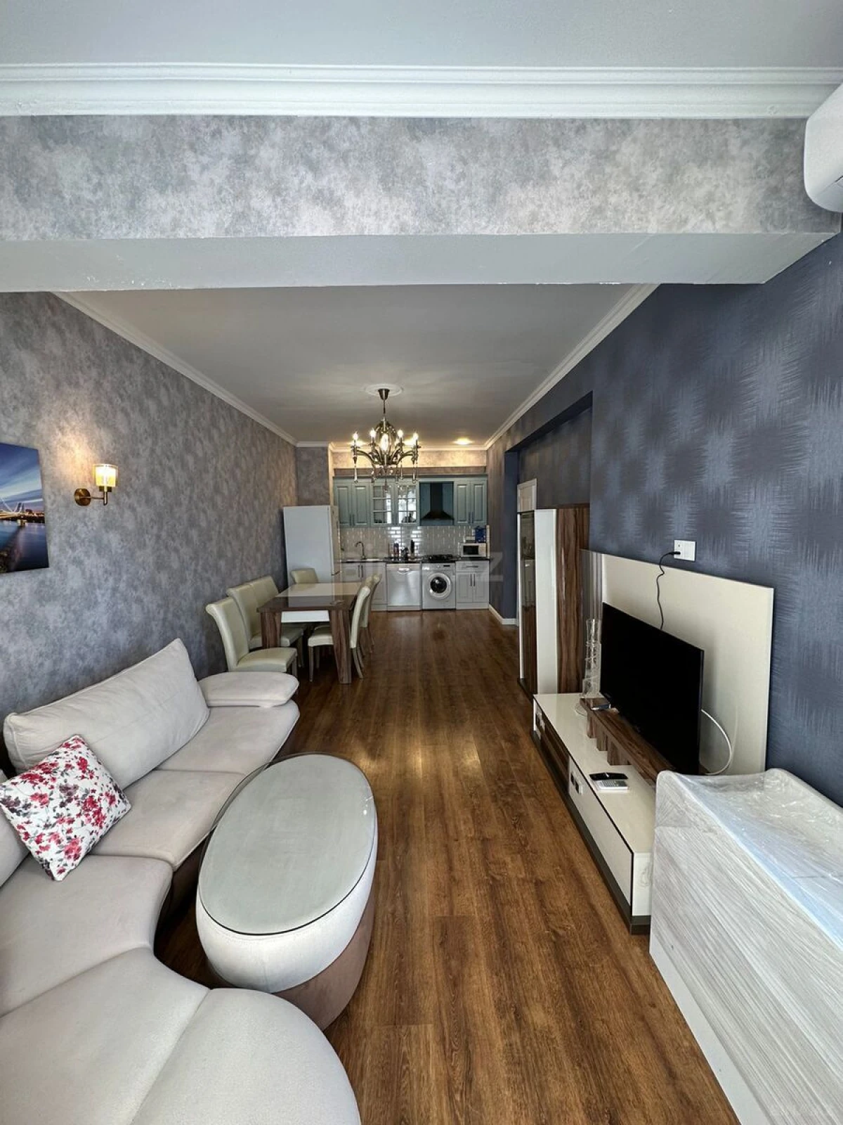 Kirayə verilir 2 otaqlı mənzil 75 m²