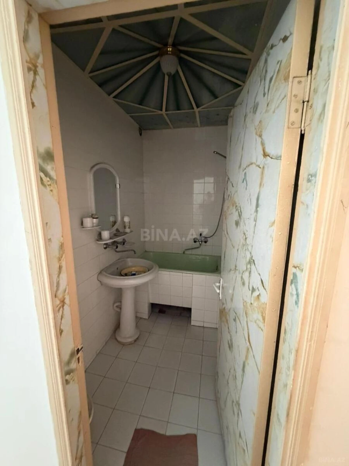 Satılır 4 otaqlı mənzil 100 m²