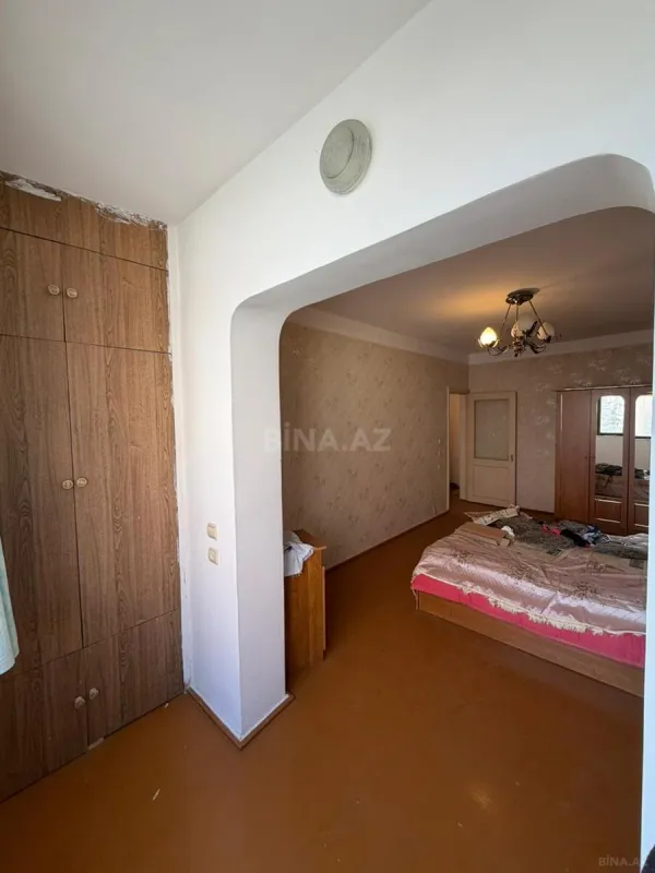 Satılır 4 otaqlı mənzil 100 m²