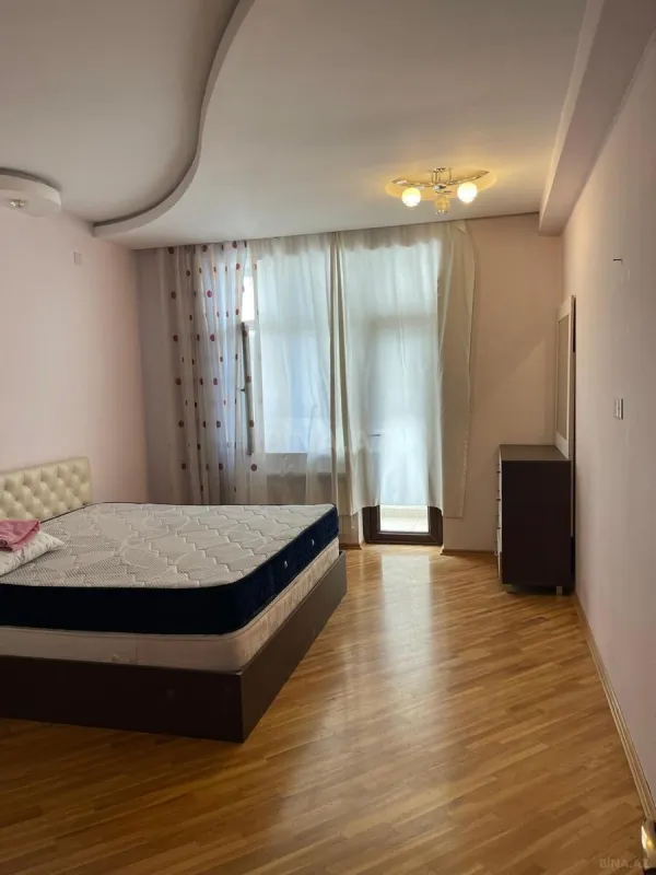 Satılır 3 otaqlı mənzil 108 m²