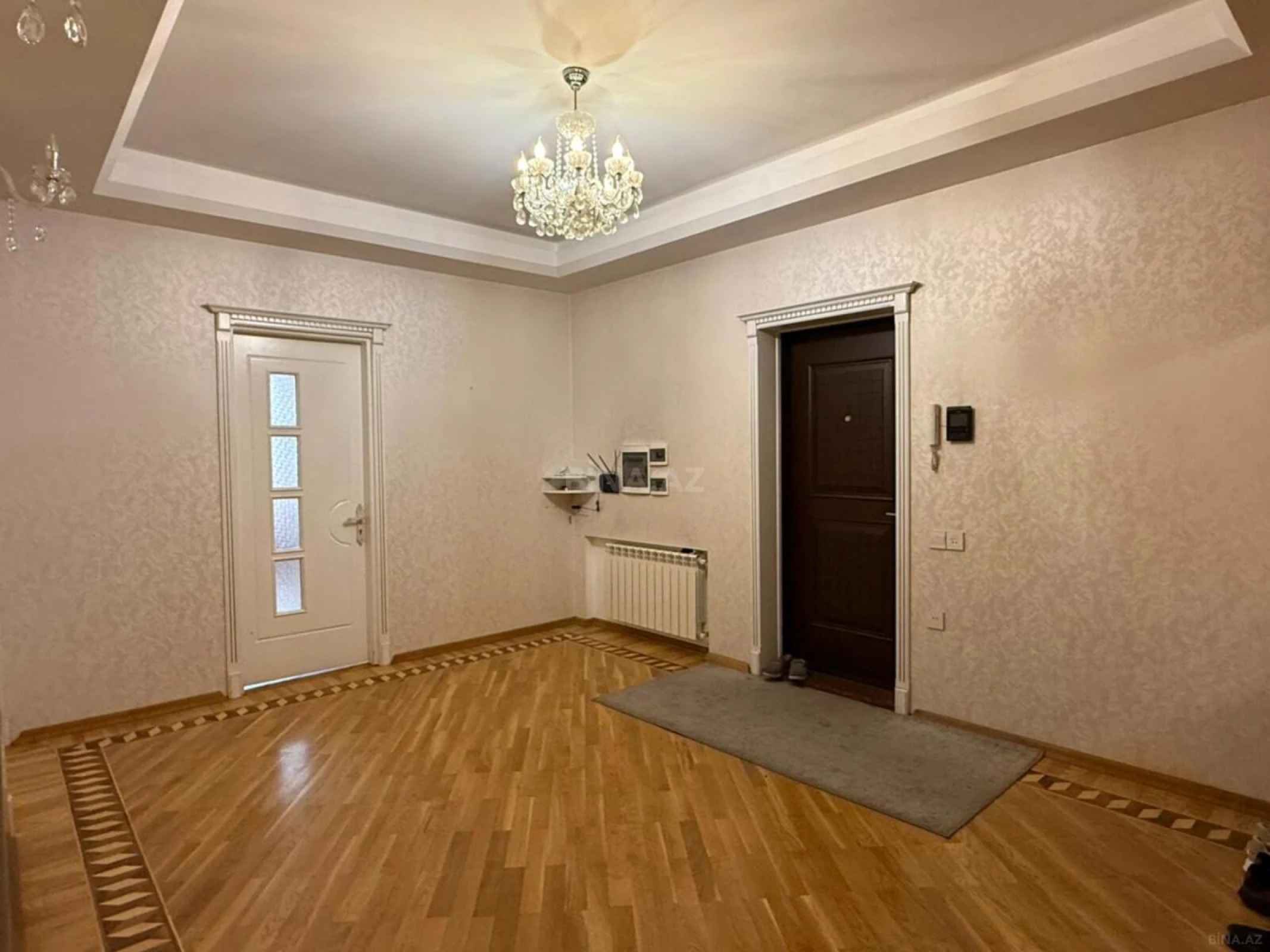 Kirayə verilir 3 otaqlı mənzil 150 m²