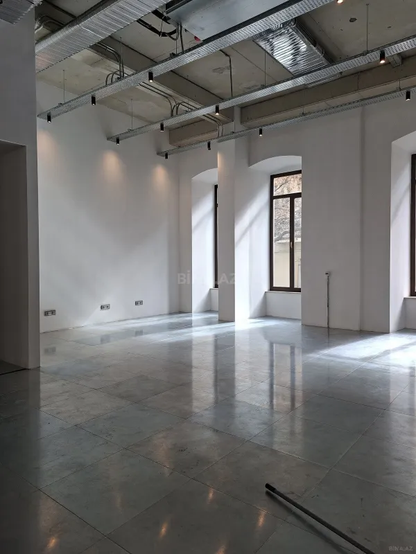 Kirayə verilir obyekt 860 m²