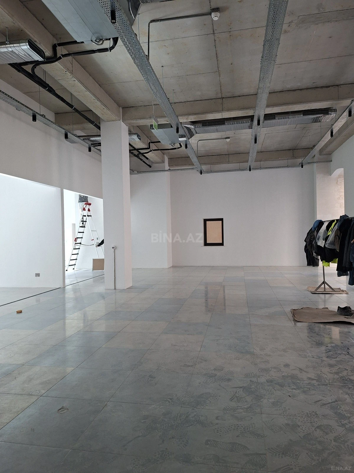 Kirayə verilir obyekt 860 m²