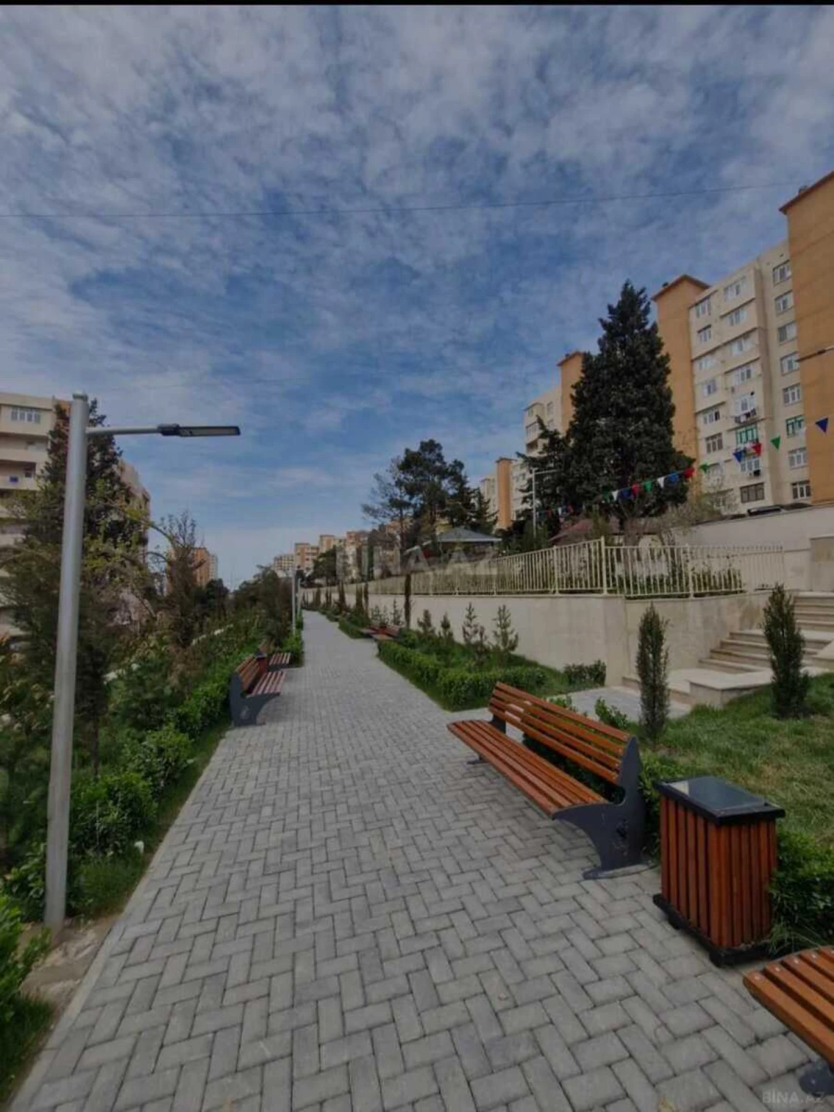Satılır 5 otaqlı mənzil 125 m²