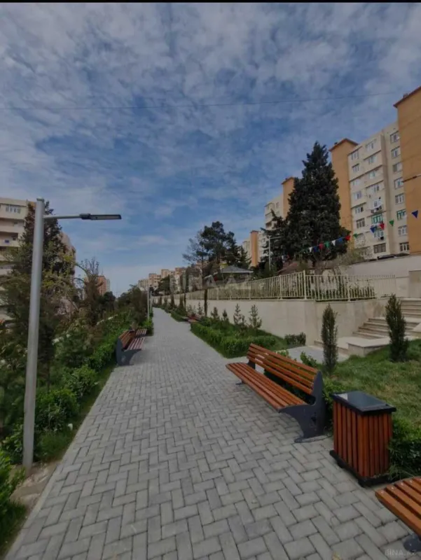 Satılır 5 otaqlı mənzil 125 m²