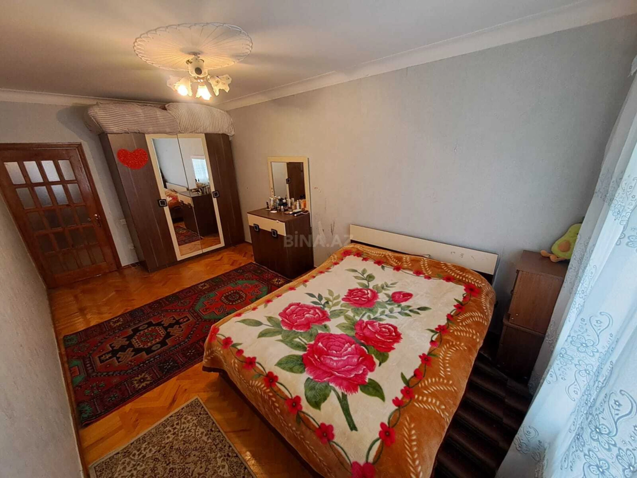Satılır 5 otaqlı mənzil 125 m²