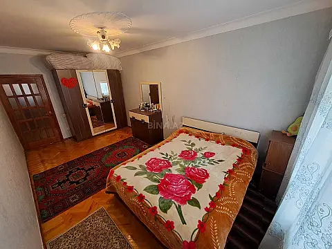 Satılır 5 otaqlı mənzil 125 m²