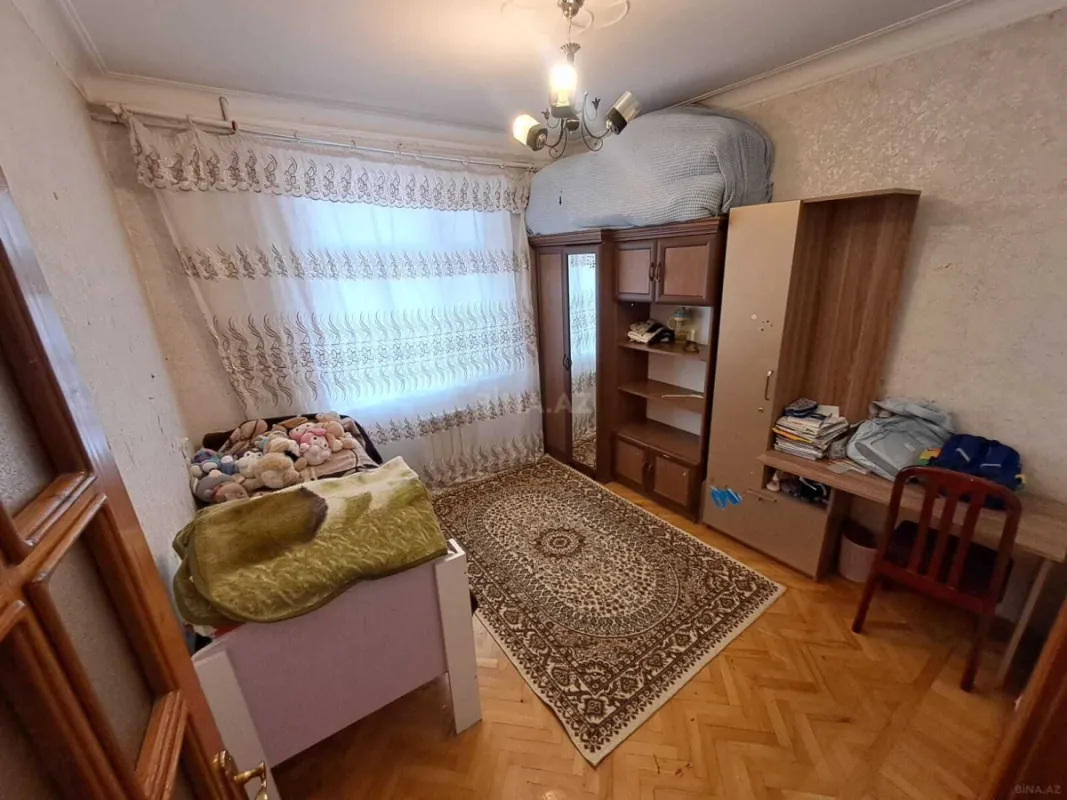 Satılır 5 otaqlı mənzil 125 m²