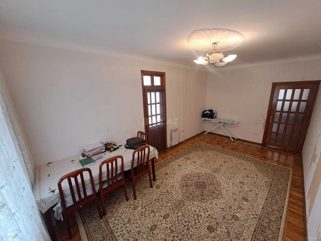 Satılır 5 otaqlı mənzil 125 m²