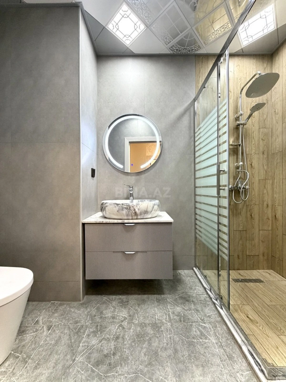 Satılır 2 otaqlı mənzil 73 m²