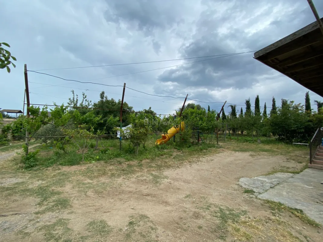 Satılır 5 otaqlı həyət evi 140 m²