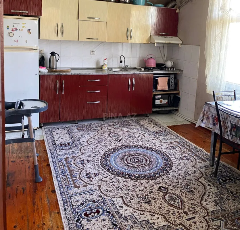 Satılır 5 otaqlı həyət evi 140 m²